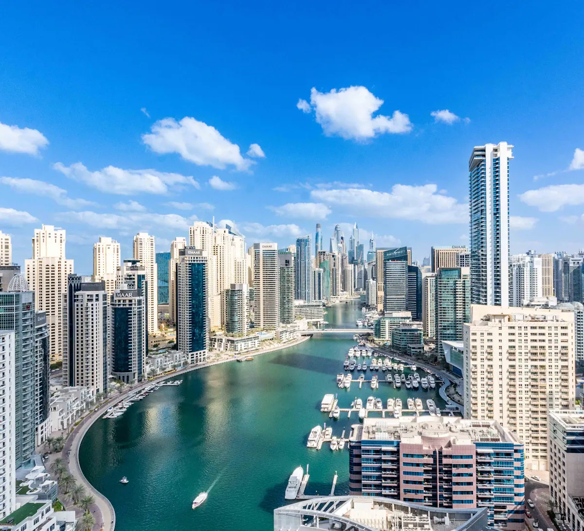 Tours et yachts de Dubai Marina par une journée ensoleillée